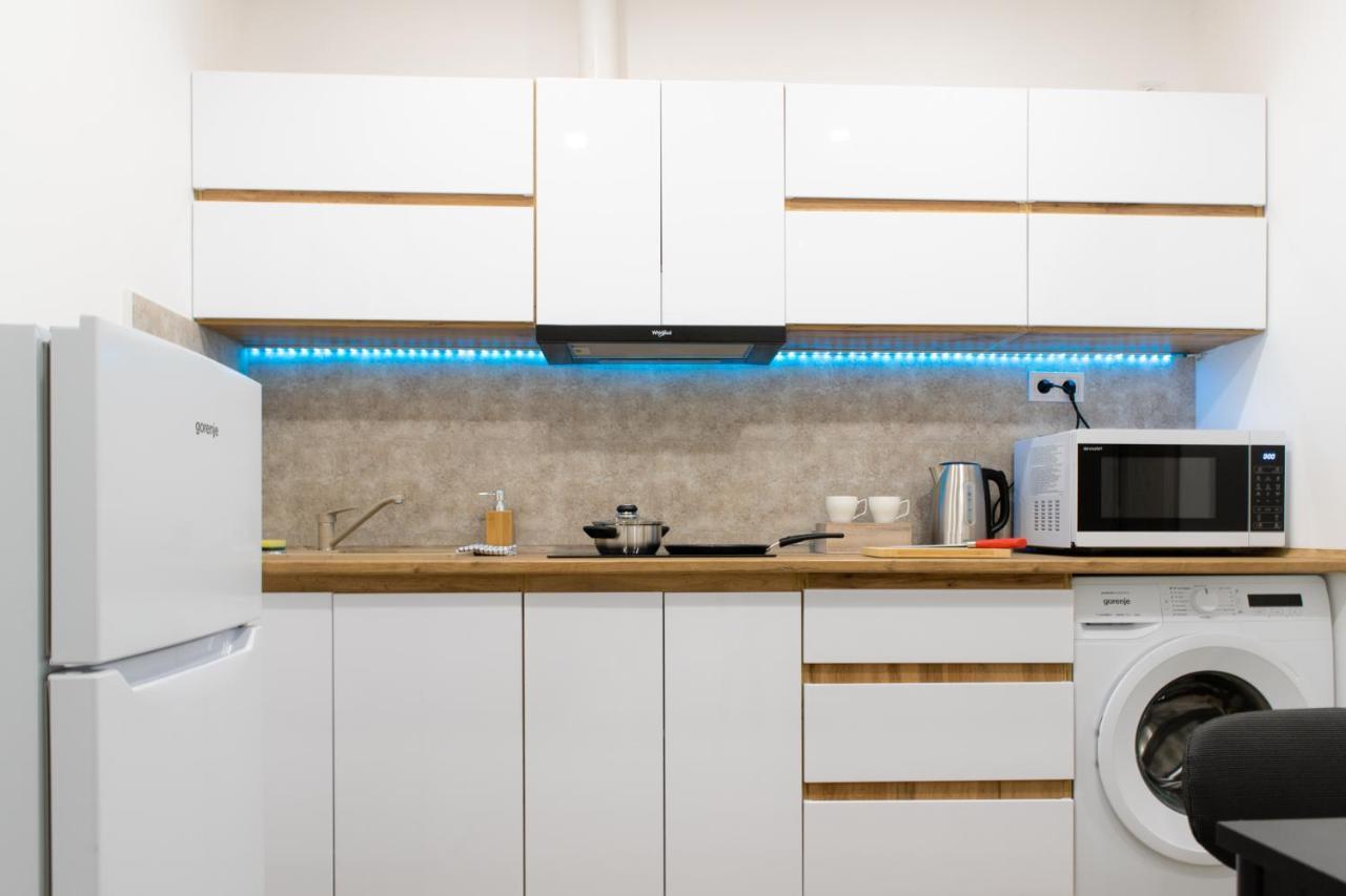 The Central Border Premium Apartment Штурово Экстерьер фото