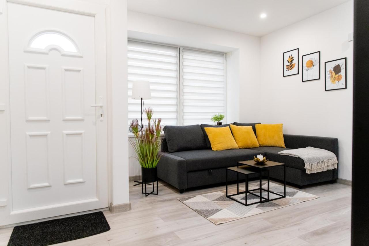 The Central Border Premium Apartment Штурово Экстерьер фото
