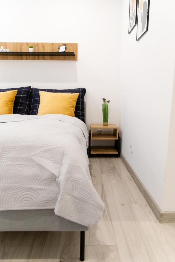 The Central Border Premium Apartment Штурово Экстерьер фото