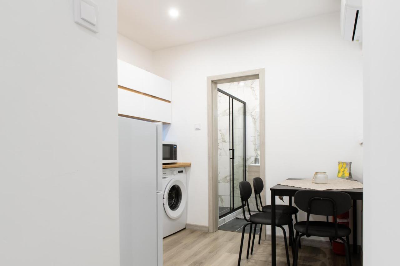 The Central Border Premium Apartment Штурово Экстерьер фото