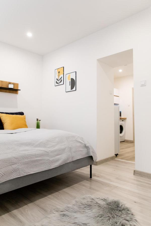 The Central Border Premium Apartment Штурово Экстерьер фото